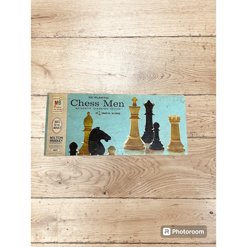 NEW 1969 Milton Bradley Chess Men 32 Plastic Authentic Staunton Design 4807